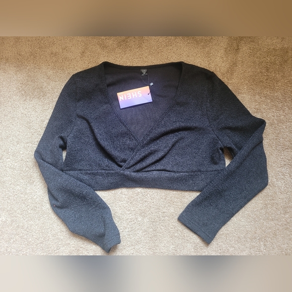 Shein Plus Size Crop Top sweater material - Picture 5 of 6